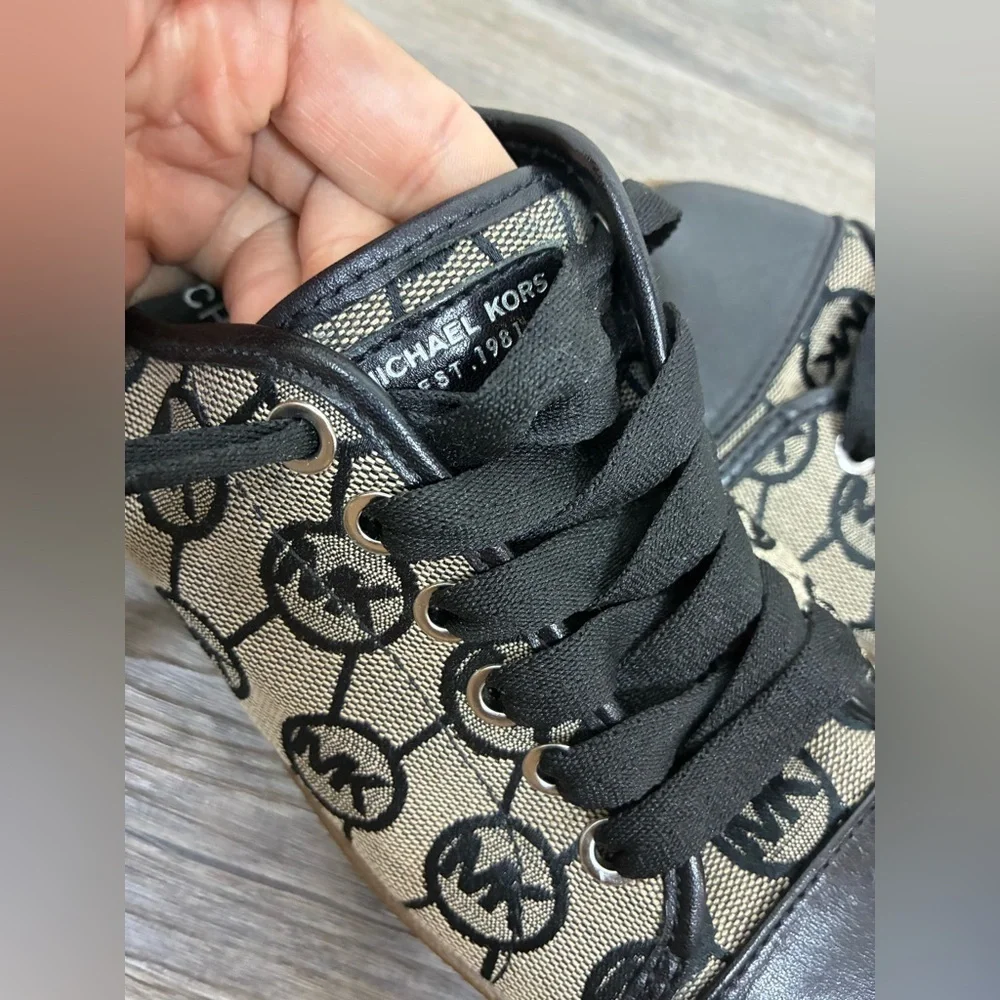 Michael Kors City Sneakers 7 Logo Leather Blend upper